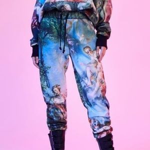 COPY - Dollskill current mood da Vinci sweats